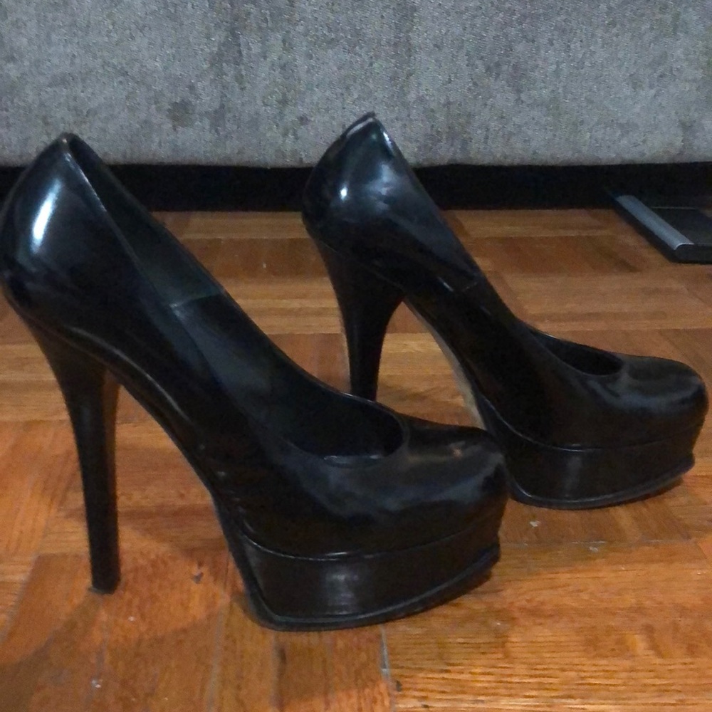 Fendi pumps- black